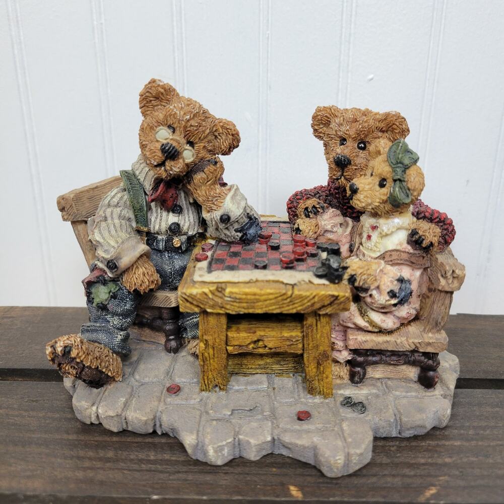 Boyds Bears & Friends Style #2281 Checkers Game